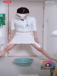 最新流出❤️《疯狂抖音》颜值反差婊美女带面具直播尿尿 最新流出❤️《疯狂抖音》颜值反差婊美女带面具直播尿尿