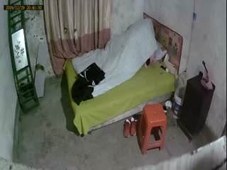 《监控破解✅真实泄密》城中村几个有点姿色的姐妹租平房改专用炮房提供快餐服务车轮战嫖客有老有少因长得漂亮所以生意红火(50) 《监控破解✅真实泄密》城中村几个有点姿色的姐妹租平房改专用炮房提供快餐服务车轮战嫖客有老有少因长得漂亮所以生意红火(50)