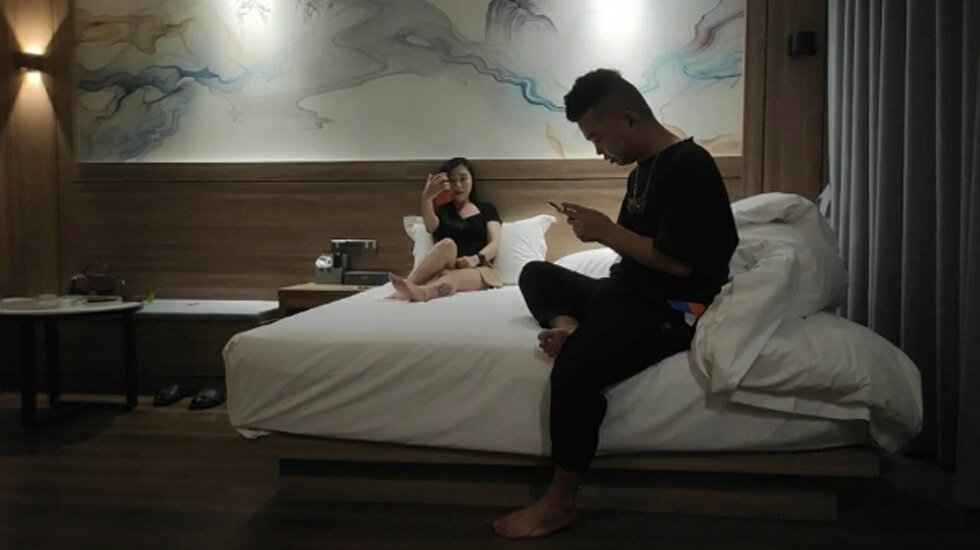 2600网约极品外围苗条温柔体贴入微,翘臀美.乳娇俏脸庞,激ji情啪.啪撸^管佳作
