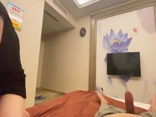 爆乳美少妇浴室洗澡开房打炮怕被发现 爆乳美少妇浴室洗澡开房打炮怕被发现